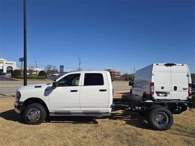 2026 RAM Ram 3500 Chassis Cab RAM 3500 TRADESMAN CREW CAB CHASSIS 4X4 60 CA 2026 RAM Ram 3500 Chassis Cab RAM 3500 TRADESMAN CREW CAB CHASSIS 4X4 60 CA