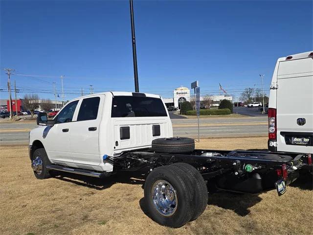 2026 RAM Ram 3500 Chassis Cab RAM 3500 TRADESMAN CREW CAB CHASSIS 4X4 60 CA 2026 RAM Ram 3500 Chassis Cab RAM 3500 TRADESMAN CREW CAB CHASSIS 4X4 60 CA