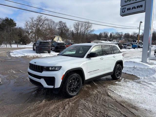 2026 Jeep Grand Cherokee GRAND CHEROKEE LAREDO ALTITUDE 4X4