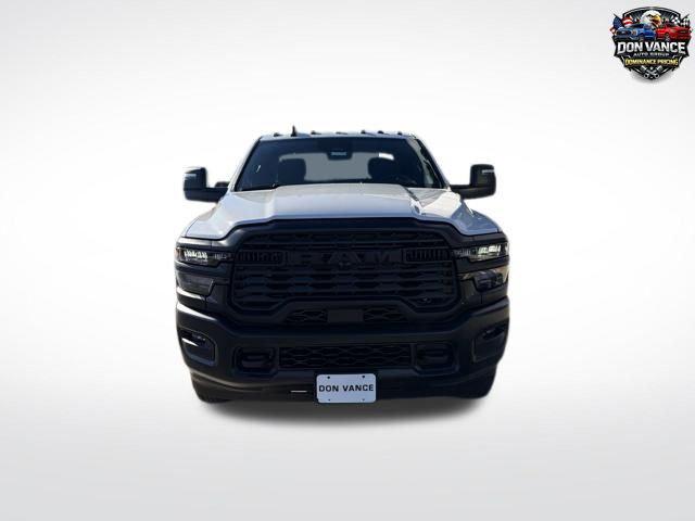 2026 RAM Ram 3500 Chassis Cab RAM 3500 TRADESMAN CREW CAB CHASSIS 4X4 60 CA