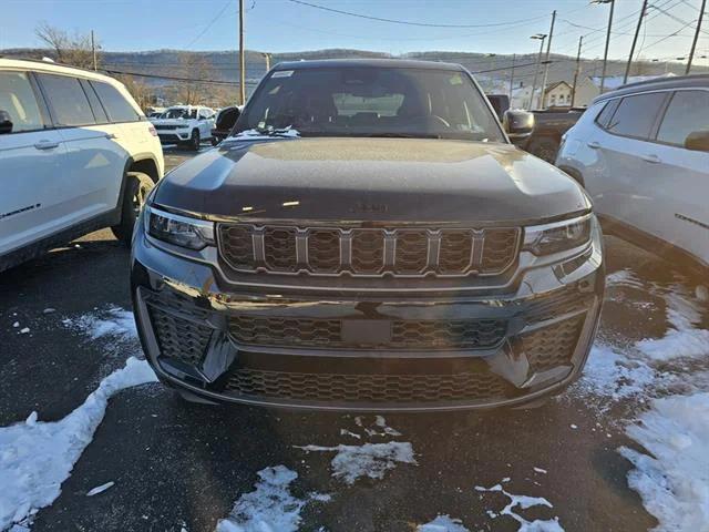 2026 Jeep Grand Cherokee GRAND CHEROKEE ALTITUDE 4X4