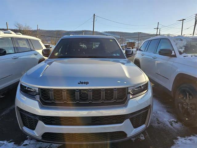 2026 Jeep Grand Cherokee GRAND CHEROKEE ALTITUDE 4X4