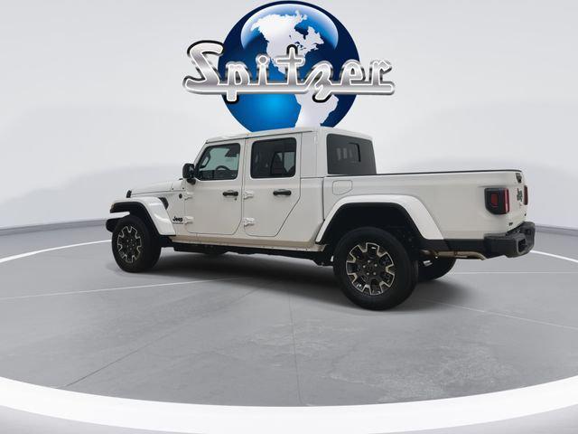 2026 Jeep Gladiator GLADIATOR SAHARA 4X4 2026 Jeep Gladiator GLADIATOR SAHARA 4X4