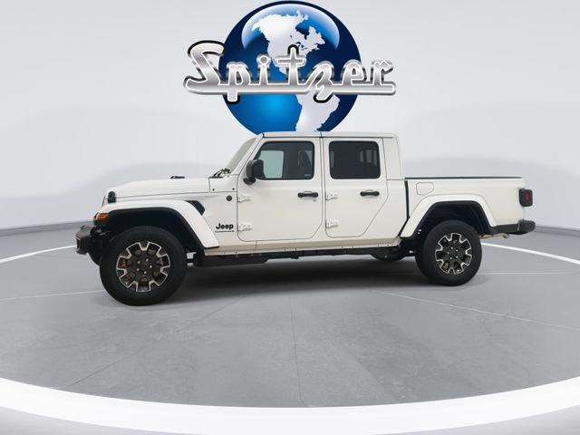 2026 Jeep Gladiator GLADIATOR SAHARA 4X4
