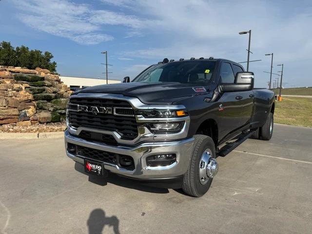 2026 RAM Ram 3500 RAM 3500 TRADESMAN CREW CAB 4X4 8 BOX