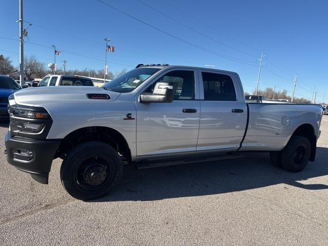 2026 RAM Ram 3500 RAM 3500 TRADESMAN CREW CAB 4X4 8 BOX