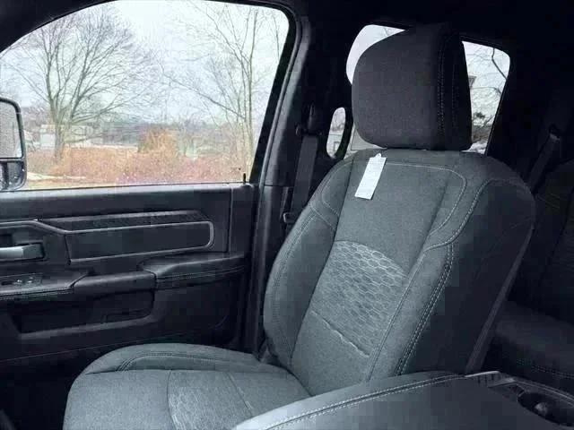 2026 Ram 3500 Big Horn Crew Cab 4x4 6'4" Box