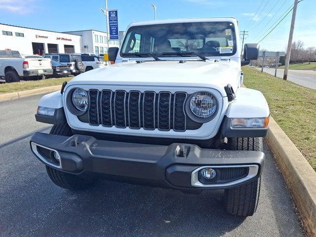 2026 Jeep Gladiator GLADIATOR SAHARA 4X4 2026 Jeep Gladiator GLADIATOR SAHARA 4X4