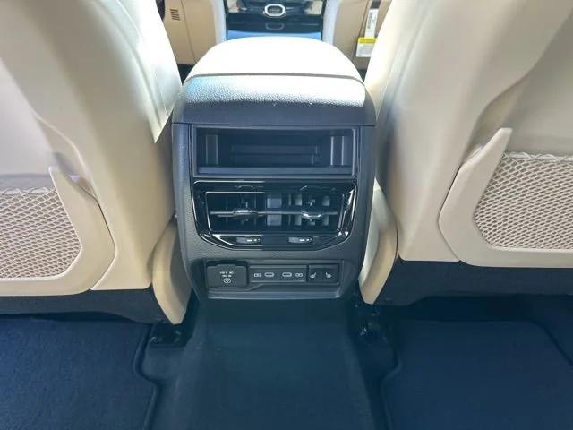 2026 Jeep Grand Cherokee Limited 4x2