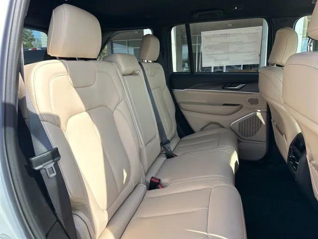 2026 Jeep Grand Cherokee Limited 4x2