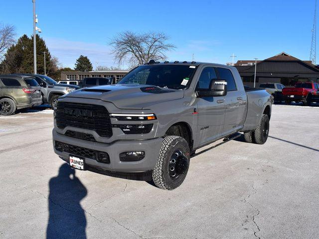 2026 RAM Ram 3500 RAM 3500 LARAMIE MEGA CAB 4X4 64 BOX