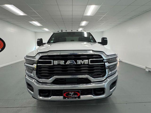 2026 RAM Ram 3500 Chassis Cab RAM 3500 TRADESMAN CREW CAB CHASSIS 4X4 60 CA 2026 RAM Ram 3500 Chassis Cab RAM 3500 TRADESMAN CREW CAB CHASSIS 4X4 60 CA