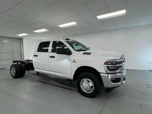 2026 RAM Ram 3500 Chassis Cab RAM 3500 TRADESMAN CREW CAB CHASSIS 4X4 60 CA 2026 RAM Ram 3500 Chassis Cab RAM 3500 TRADESMAN CREW CAB CHASSIS 4X4 60 CA