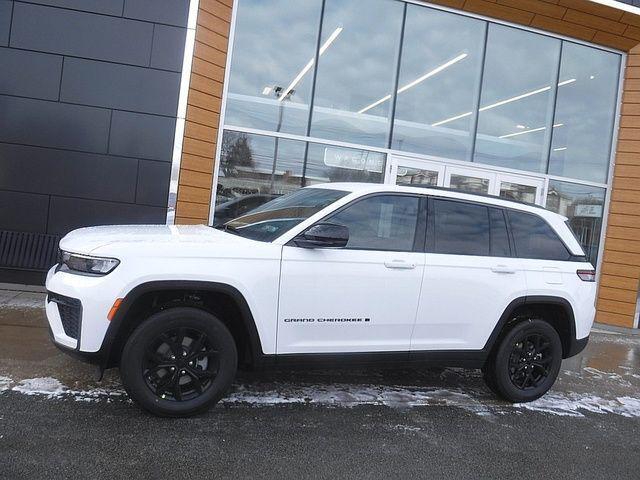 2026 Jeep Grand Cherokee GRAND CHEROKEE LAREDO ALTITUDE 4X4