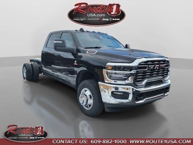 2026 RAM Ram 3500 Chassis Cab RAM 3500 TRADESMAN CREW CAB CHASSIS 4X4 60 CA