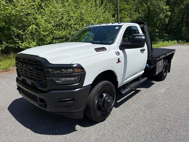 2026 RAM Ram 3500 Chassis Cab RAM 3500 TRADESMAN CHASSIS REGULAR CAB 4X4 60 CA