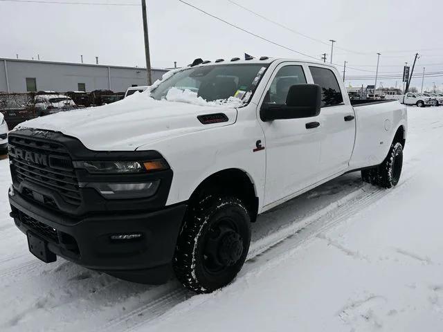 2026 RAM Ram 3500 RAM 3500 TRADESMAN CREW CAB 4X4 8 BOX