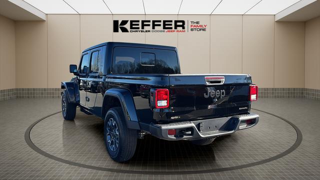 2026 Jeep Gladiator GLADIATOR SAHARA 4X4
