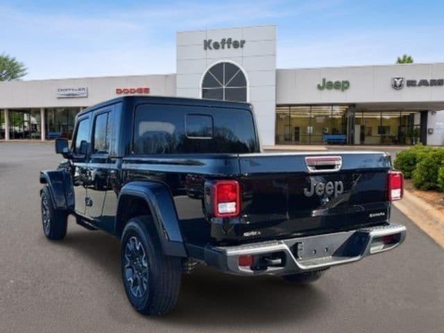 2026 Jeep Gladiator GLADIATOR SAHARA 4X4