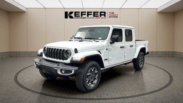2026 Jeep Gladiator GLADIATOR SAHARA 4X4