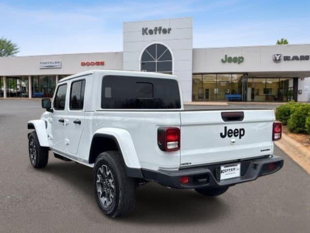 2026 Jeep Gladiator GLADIATOR SAHARA 4X4