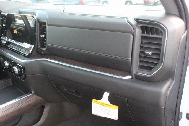 2026 GMC Sierra 2500HD Crew Cab, Standard Bed, SLT, 4WD