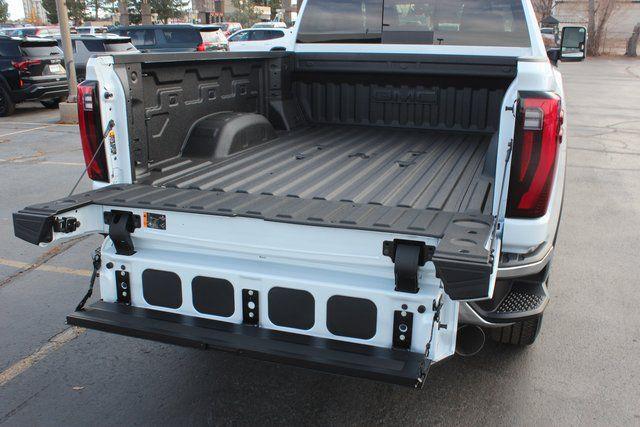 2026 GMC Sierra 2500HD Crew Cab, Standard Bed, SLT, 4WD