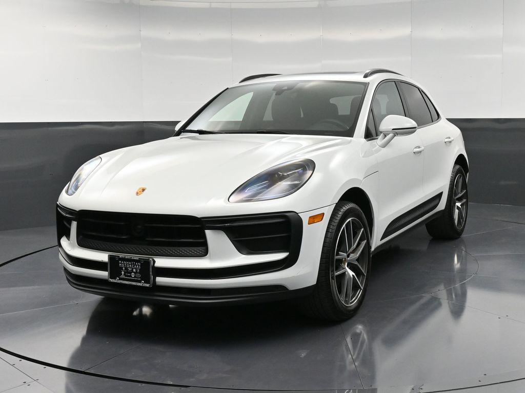 /2023 Porsche Macan