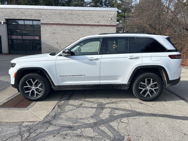 2023 Jeep Grand Cherokee Limited 4x4 2023 Jeep Grand Cherokee Limited 4x4