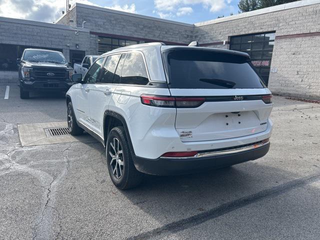 2023 Jeep Grand Cherokee Limited 4x4 2023 Jeep Grand Cherokee Limited 4x4