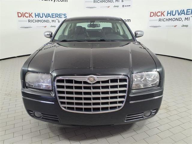 2010 Chrysler 300 Touring/Signature Series/Executive Series 2010 Chrysler 300 Touring/Signature Series/Executive Series
