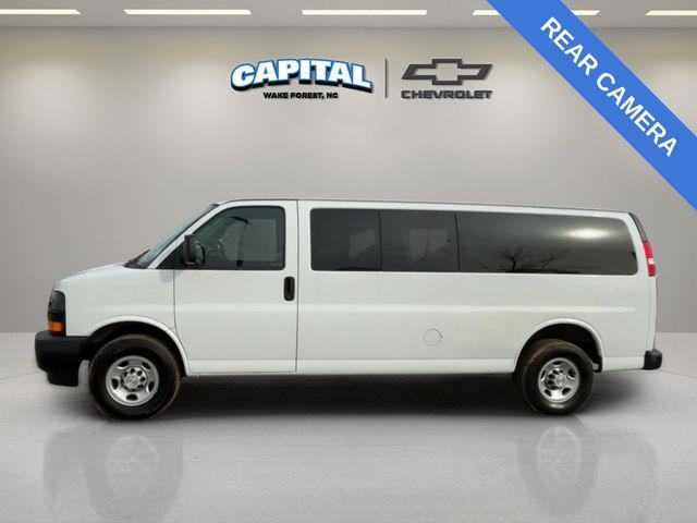 2022 Chevrolet Express Passenger RWD 3500 Extended Wheelbase LS