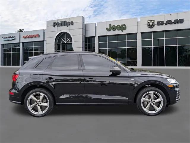 2020 Audi Q5 Titanium Premium Plus 45 TFSI quattro S tronic 2020 Audi Q5 Titanium Premium Plus 45 TFSI quattro S tronic