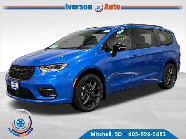 2026 Chrysler Pacifica PACIFICA SELECT AWD