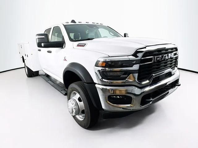 2026 RAM Ram 5500 Chassis Cab RAM 5500 TRADESMAN CHASSIS CREW CAB 4X4 84 CA