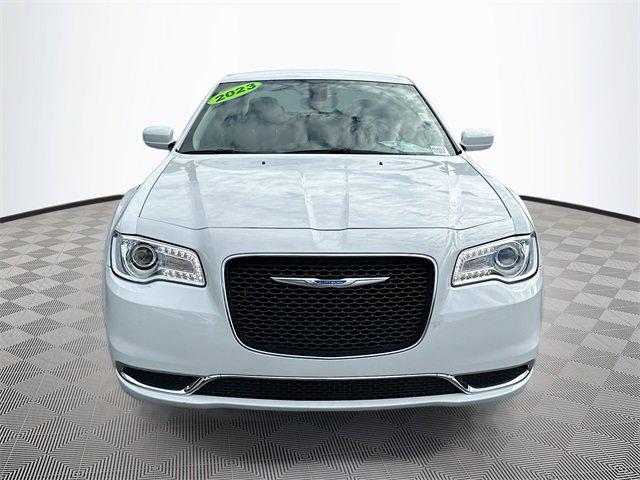 2023 Chrysler 300 Touring