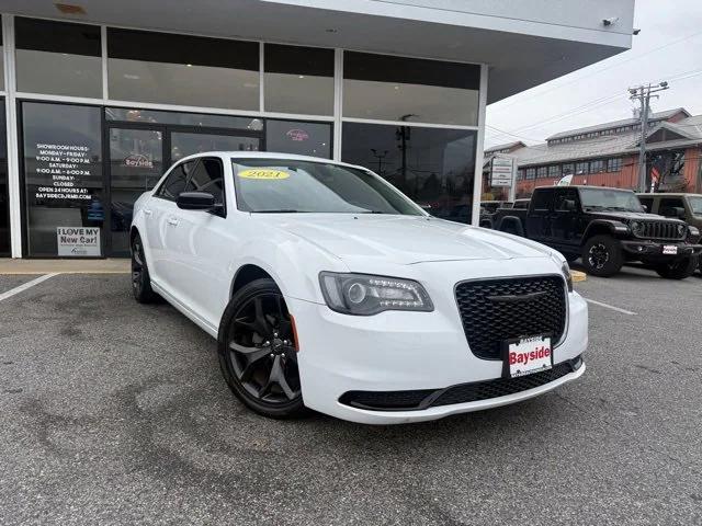 2021 Chrysler 300 Touring 2021 Chrysler 300 Touring