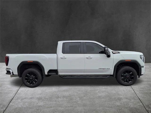 2025 GMC Sierra 2500HD 4WD Crew Cab Standard Bed AT4