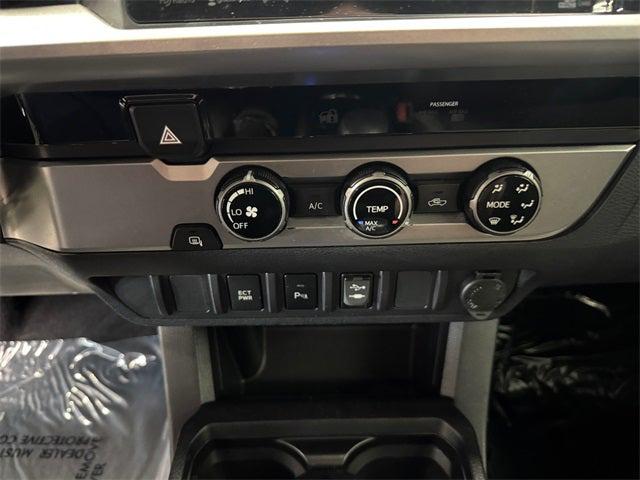 2017 Toyota Tacoma SR5 V6 2017 Toyota Tacoma SR5 V6