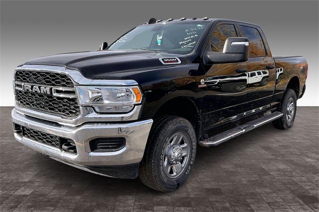 2024 RAM 3500 Tradesman Crew Cab 4x4 64 Box