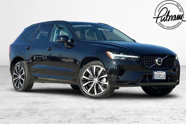 2023 Volvo XC60 Recharge Plug-In Hybrid T8 Plus Dark Theme