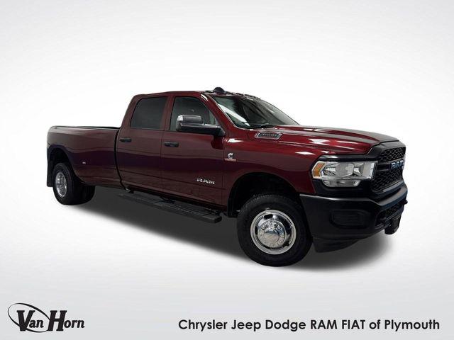2022 RAM 3500 Tradesman Crew Cab 4x4 8 Box