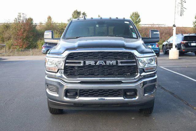2024 RAM 3500 Tradesman Crew Cab 4x4 8 Box