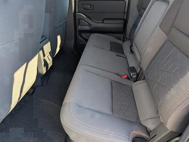 2026 Nissan Frontier Crew Cab SV 4x2