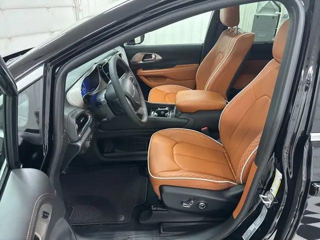 2026 Chrysler Pacifica Pinnacle AWD