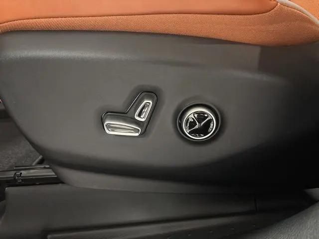 2026 Chrysler Pacifica Pinnacle AWD