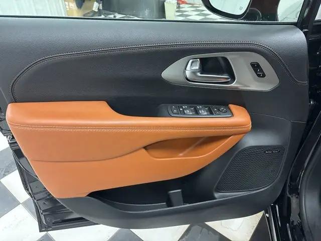 2026 Chrysler Pacifica Pinnacle AWD