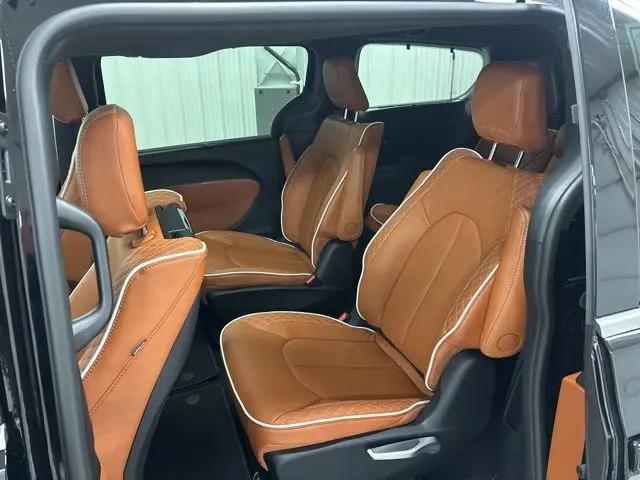 2026 Chrysler Pacifica Pinnacle AWD