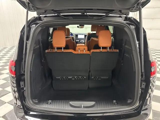 2026 Chrysler Pacifica Pinnacle AWD
