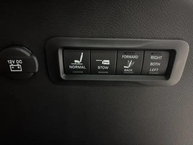2026 Chrysler Pacifica Pinnacle AWD